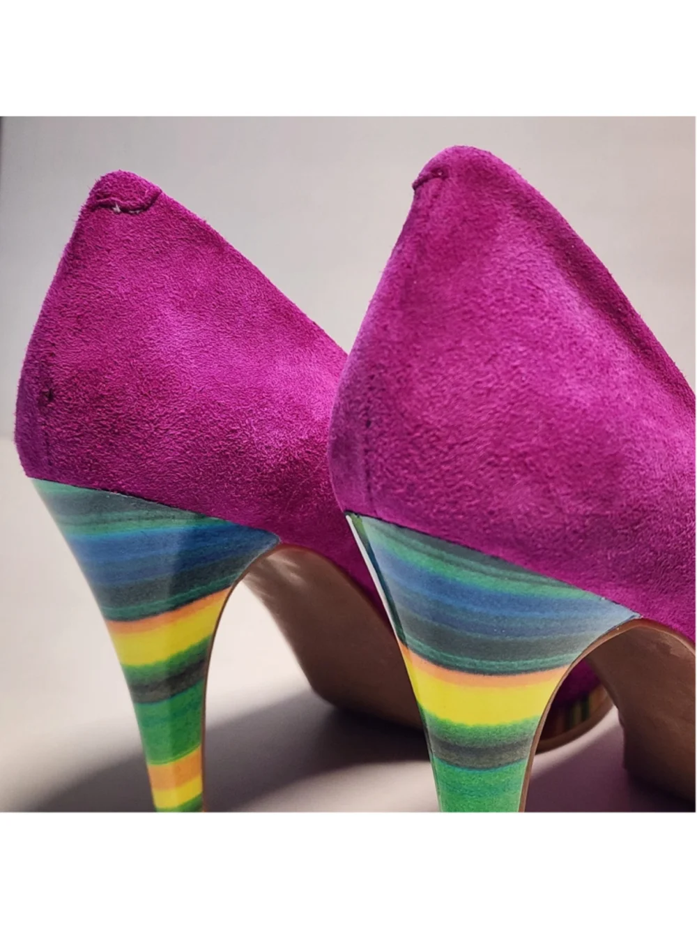 Nine West Rocha Fuchsia Magenta Suede Rainbow Striped Platform Pumps Heels 7M